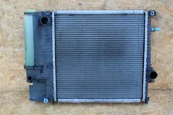Radiateur d'eau BMW M44 M42 OE 1247145 1719108