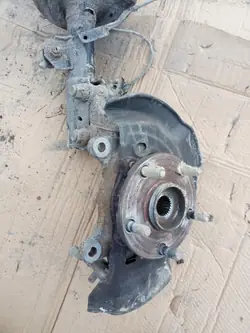OEM ZWROTNICA NOGA lewa AURIS II 1.33 2013-2018