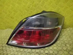 Opel Astra H Oikea Takavalo OEM 13222325