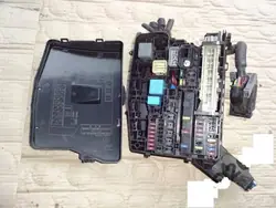 Zekeringkast Toyota Auris 1.6 16V 06-12r OEM 2009-481151