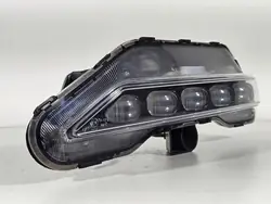 Vasen etuvalo OEM 92201-3Z5 Hyundai i40:lle