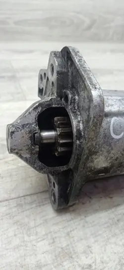 Démarreur Renault OEM 8200306595 pour Clio III & Kangoo