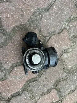 VW T5 Kaasuläppä 2.5 TDI