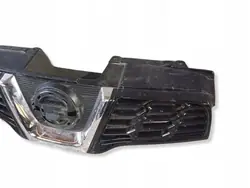 Grille Nissan Qashqai J10 OEM 62310BR10A avec Caméra