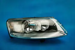 Oikea Kaksoishalogeenivalo Audi A6 C6 2005-2010 OEM