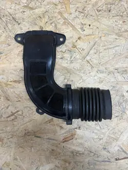 Ansaugschlauch OEM 165555837R für Renault Clio/Arkana