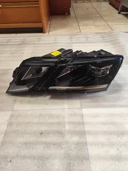 Farol esquerdo Skoda Octavia III Lift 2017-2020 OEM 5E1941015F