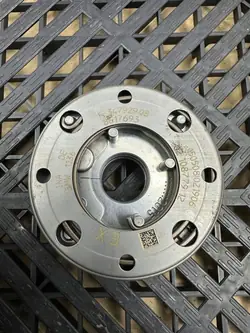 Begagnad BMW Motordel OEM 8617693 för 1-serien