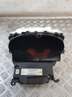 Toyota Yaris I 1.4 D4D Mittaristo OEM 838000D420