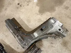 Peugeot 2008 framstolpe OEM mnhgfrds höger/vänster begagnad
