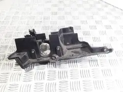 Peças compartimento motor Nissan OEM 8200468152A - Usado