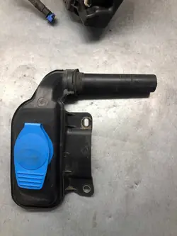 Depósito de limpiaparabris Q5 8R para luces Xenon