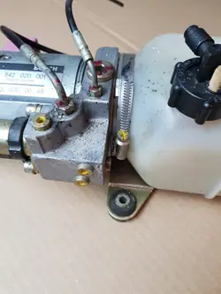 Mercedes R129 kattopumppu OEM 1298000048 - Käytetty