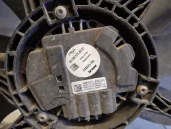 Carter de ventilateur OEM C49460 9805897480 pour Citroen/Peugeot
