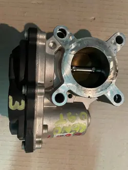 Drosselklappe Renault Twingo III OE 161208729R