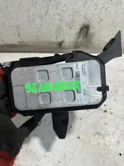 Radiateur Renault 5 E-Tech OEM 921648853R Occasion