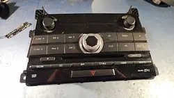 Radio Mazda OEM 07E1B1638097 6-Disc MP3 Integrado