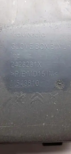 Matkustajan hansikaslokero OEM 7105067 Citroen DS4 II