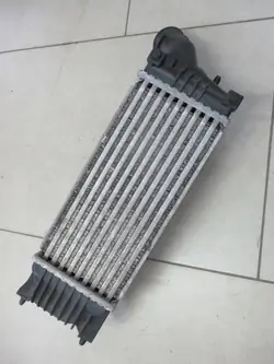 Citroen C5 04-08 407 1.6 2.0 HDi Intercooler