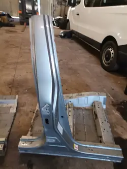 Toyota Avensis T27 Rechter middenstijl OEM bgfdefvb