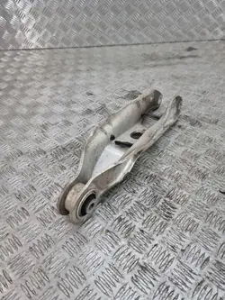 OEM 4M0505311H Takaosan jousituskiinnike Audi Q7 4M