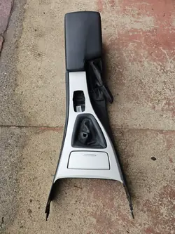 BMW E90-E93 Tunnel Käsinoja OEM - Käytetty