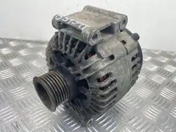 Mercedes C220 CDI W204 Vaihtovirtageneraattori A0009060401