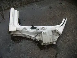 Peugeot Partner II Voor Linker Kwartstijl OEM