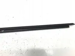 BMW X1 U11 Rechte Fronttür Fensterdichtung OEM 9451522
