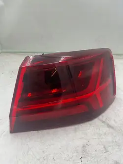 Luz trasera derecha Audi A6 C7
