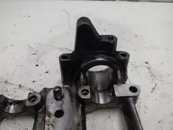 Nokka-akselinpidike OEM JUR137266 Hyundai Santa Felle