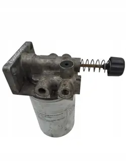 Polttoainesuodattimen alusta VOLVO EC210C VOE11110702
