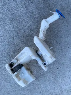 Pesunesteen Säiliö + Pumppu VW Passat CC 2012-17