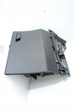Matkustajan hansikaslokero Audi A1 II OEM 82C857035