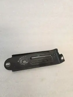 Porsche 911 (991) främre höger stänkskärmsfäste OEM 99150355800