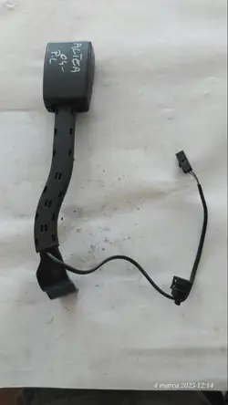 Bältesspänne OEM 857755F för Seat Leon II