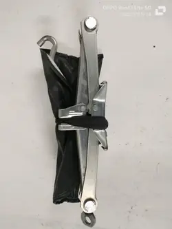 Chave de Roda Toyota Auris E15 OEM - Ferramenta Macaco