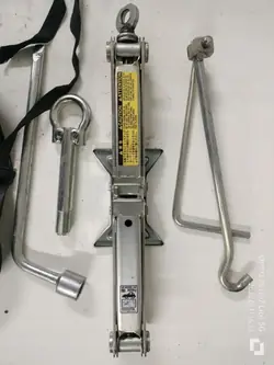 Chave de Roda Toyota Auris E15 OEM - Ferramenta Macaco