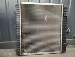 Mercedes W123 2.5 Benzin Wasser Kühler OEM