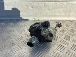Pompe à eau Nissan OEM 215806RC0A - État utilisé