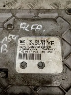 Moottorin ohjausmoduuli OEM 55555809 Alfa Romeo 159