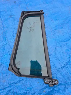 Vitre triangle arrière gauche OEM 43R-001595 - VW Golf VII