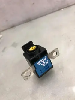 Mercedes sulake OEM A0009822904 - Käytetty alkuperäinen osa