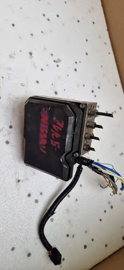 Pompe ABS Nissan Juke F15 OEM 47660KC01B