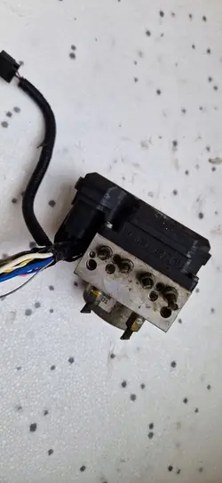 Nissan Juke F15 ABS-pumppu OEM 47660KC01B