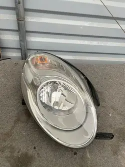 Farol direito Fiat 500L 2015