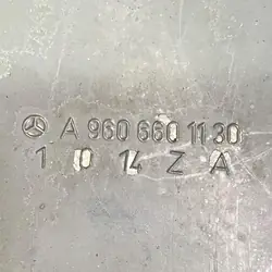 A9606602930 Suporte da placa inferior, lado esquerdo