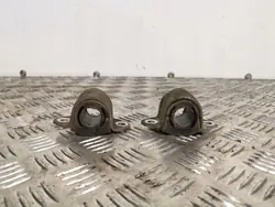 Subaru Forester voorste stabilisatorbeugel OEM 23