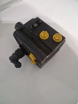 Bloque de válvula de dirección OEM A9604600484 para Mercedes