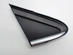 Oikea lokasuojan kolmio OEM 6F9853274F - SEAT